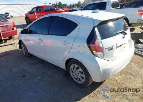 2015 Toyota Prius C Two z USA, uszkodzony, nr VIN JTDKDTB30F1576180